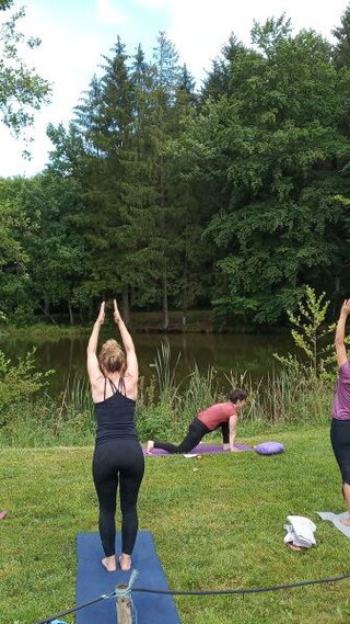 Yoga am Badesee