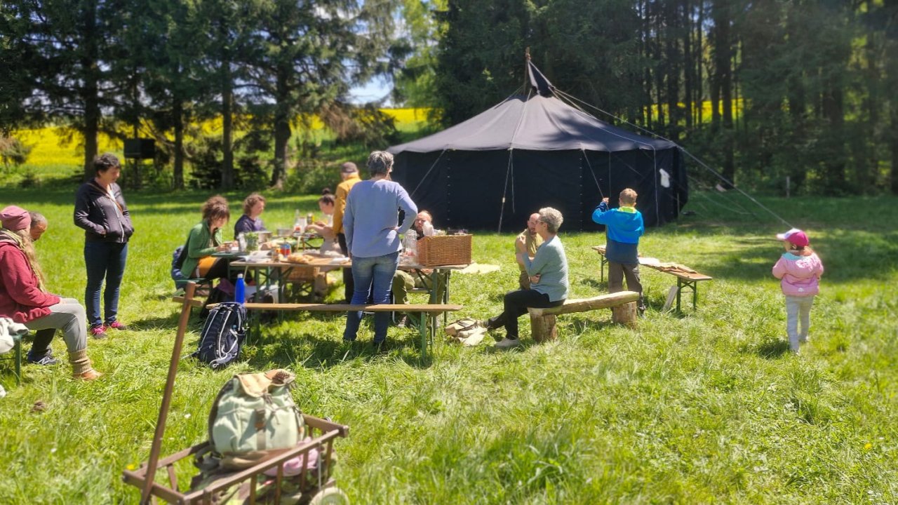 Vorschau Bild des Kurses Draußenzeit Familie – Feuer. Spiel. Sternenhimmel