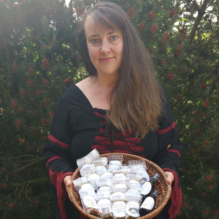 Logo der Wildnisschule Pfefferminzia Beltane - Kräuterschule Harz