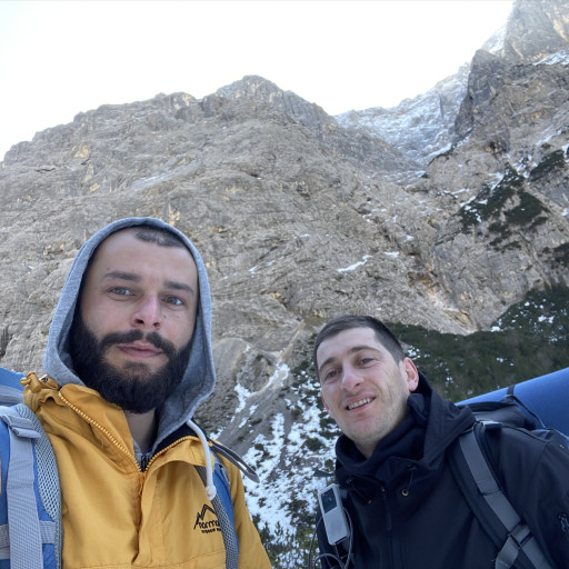 Bild des Team Mitglieds Roma und Timo