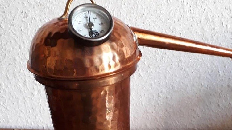 Vorschau Bild des Kurses Destillationskurs: So kannst du Pflanzenwasser herstellen.